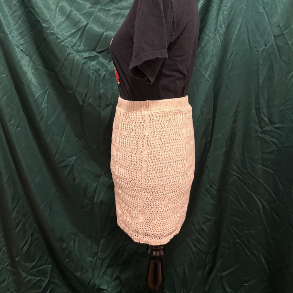 Crochet Miniskirt - Picture 3 of 4